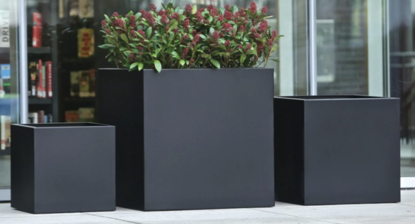Jardiniere de exterior din fibra de sticla seria Cubbe 2