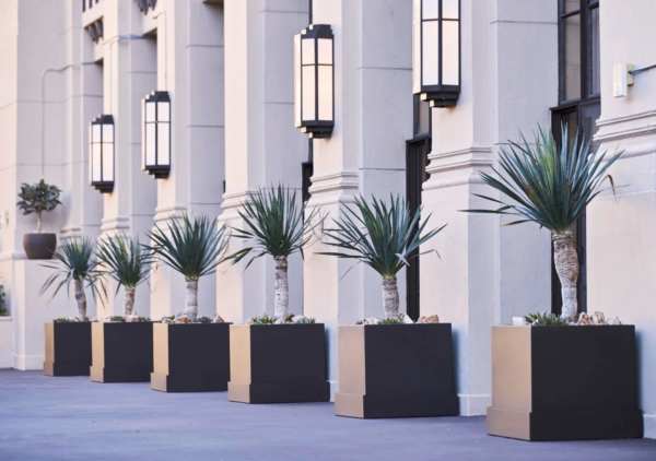 Jardiniere de exterior din fibra de sticla seria Cubbe 4
